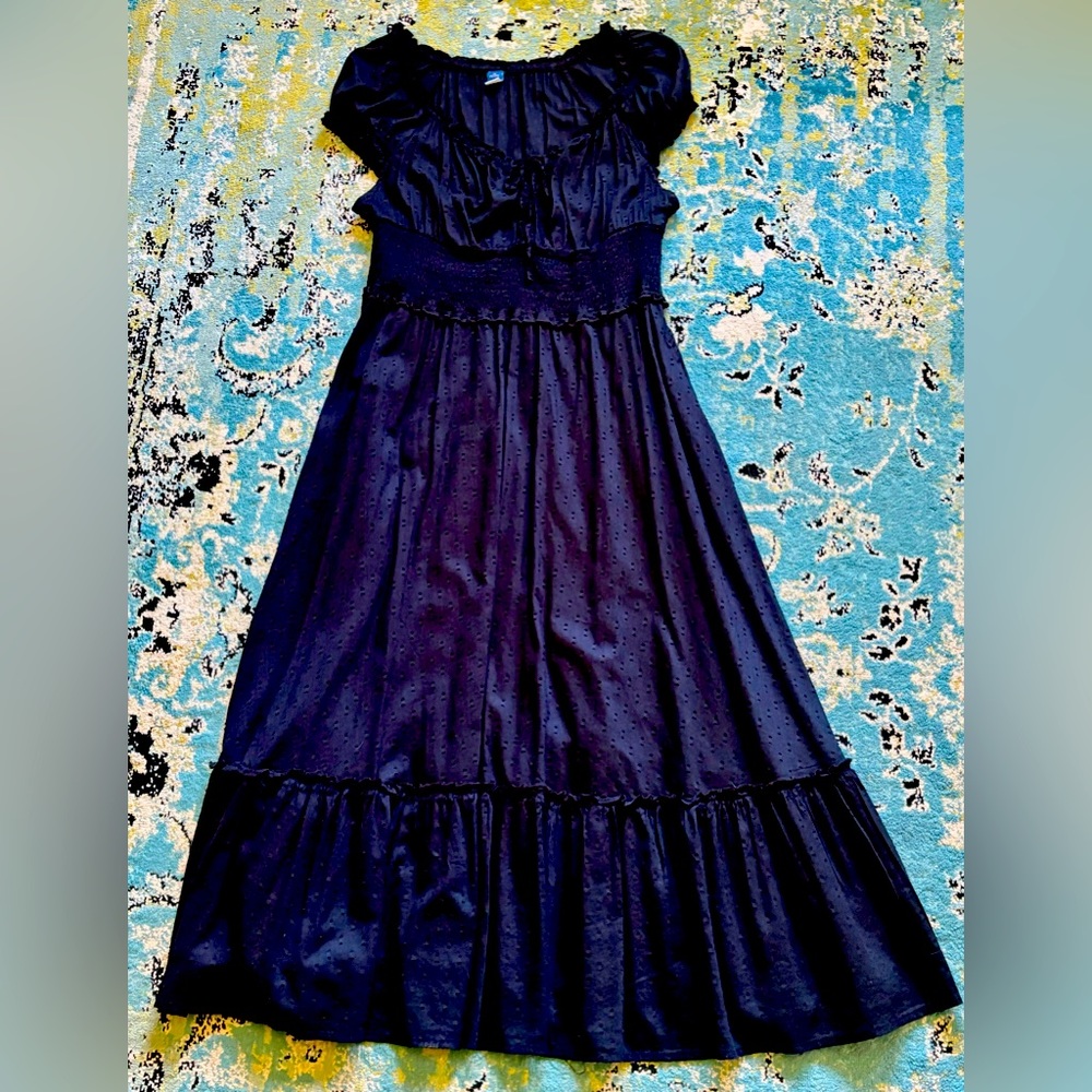 Black Magic Woman! Old Navy Black midi dress size Medium Petite